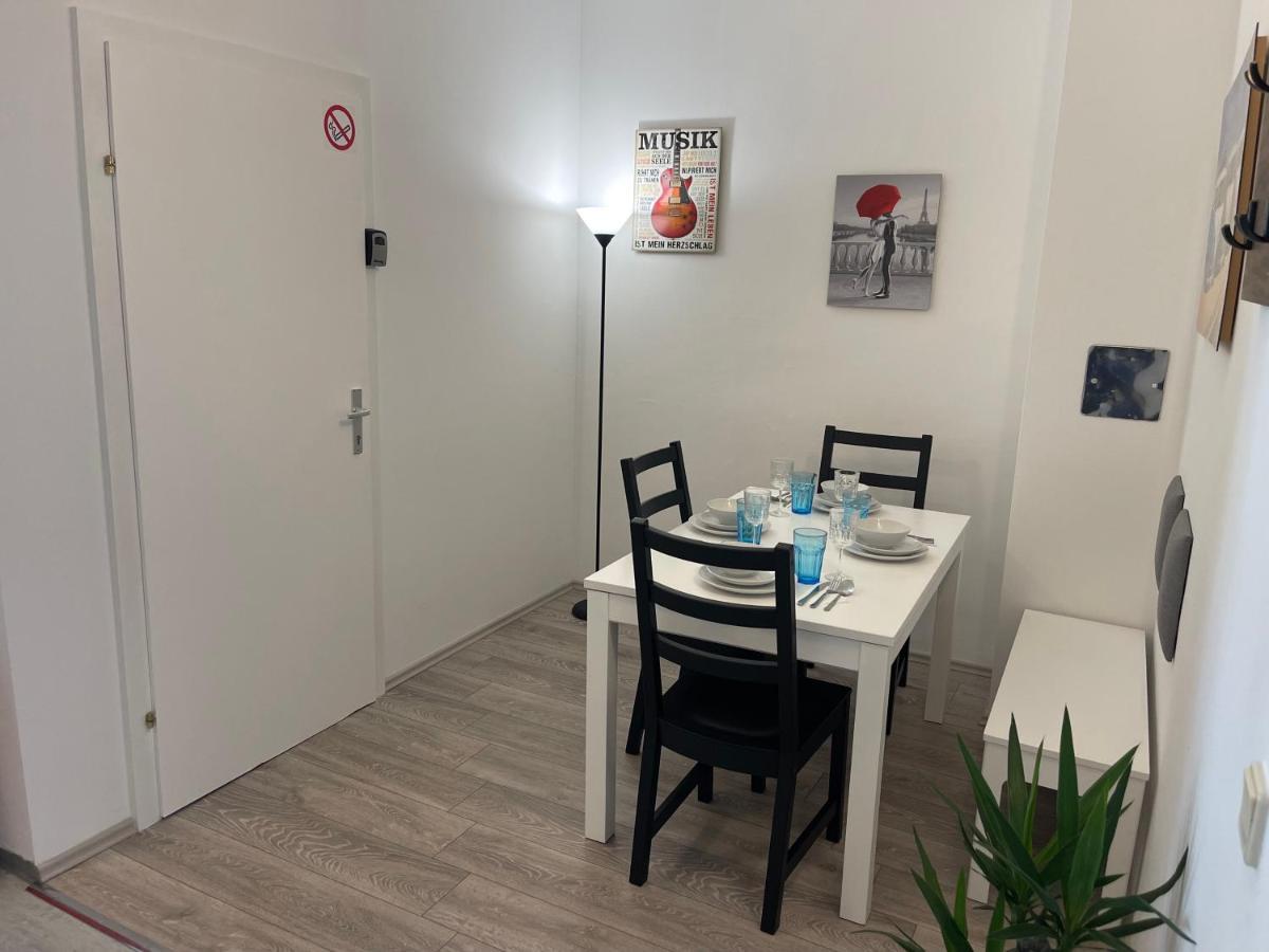 Peaceful Apartment For 4 Vienna Esterno foto
